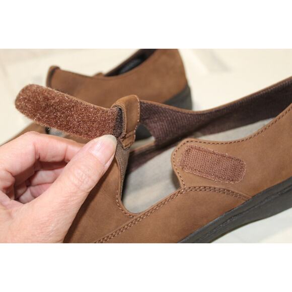 Easy Spirit "Esvernon" Women's Mary Janes Brown Suede Shoes - 9.5 M - Picture 7 of 9